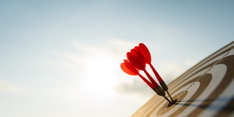 cible avec des flèches